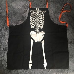 Skeleton apron